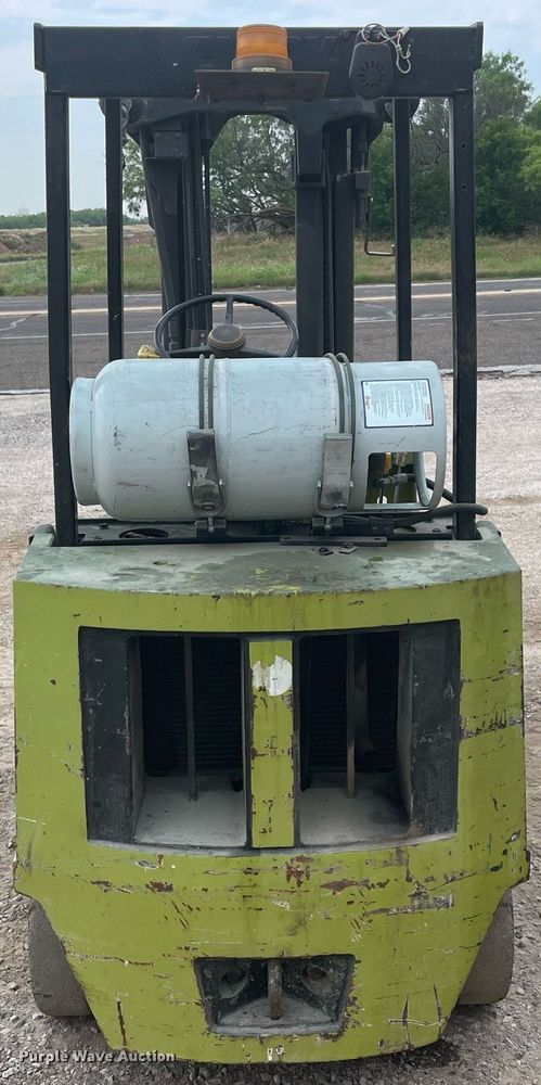 image for item DM0252 Clark GCS25MB  forklift