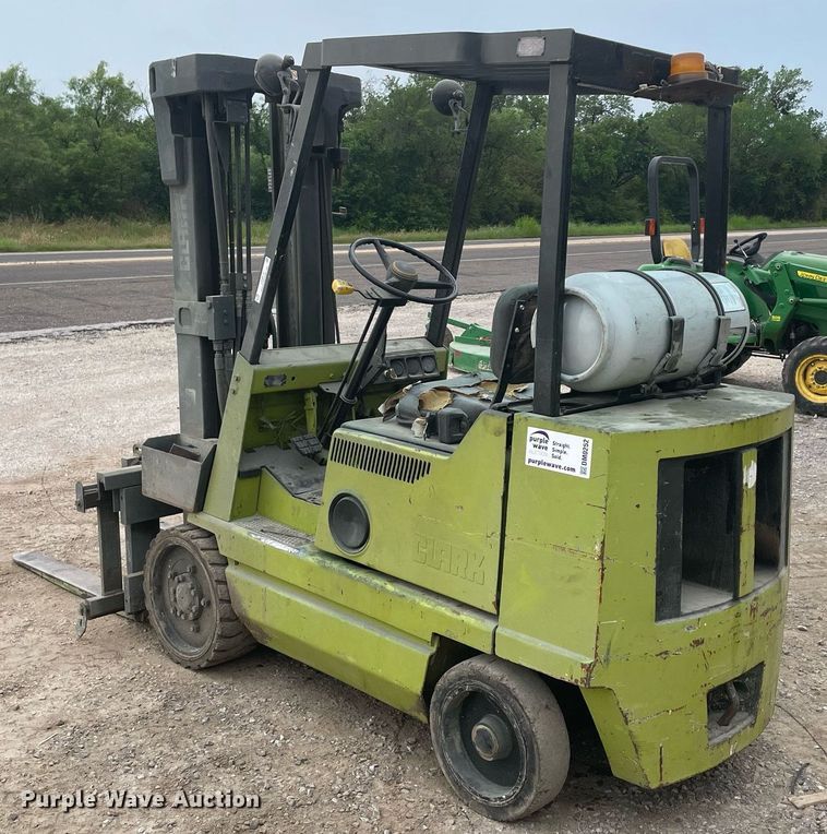 image for item DM0252 Clark GCS25MB  forklift