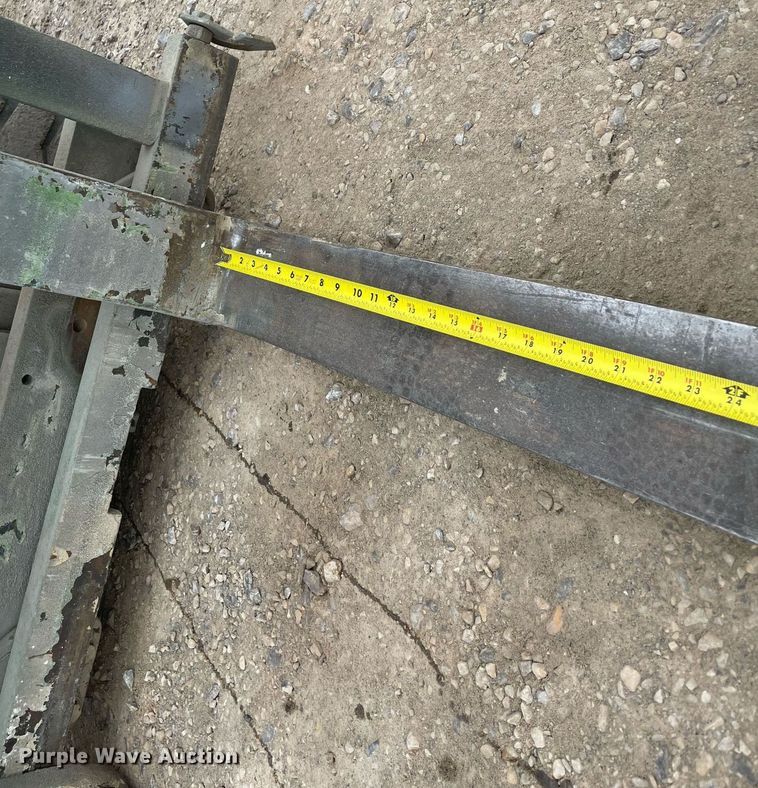 image for item DM0252 Clark GCS25MB  forklift