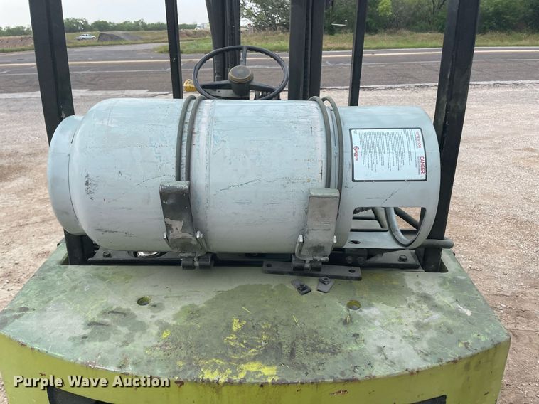 image for item DM0252 Clark GCS25MB  forklift