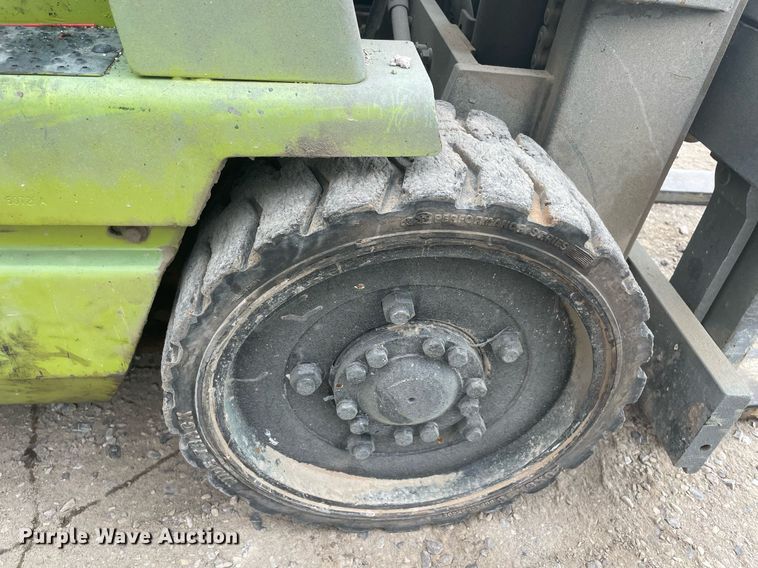 image for item DM0252 Clark GCS25MB  forklift