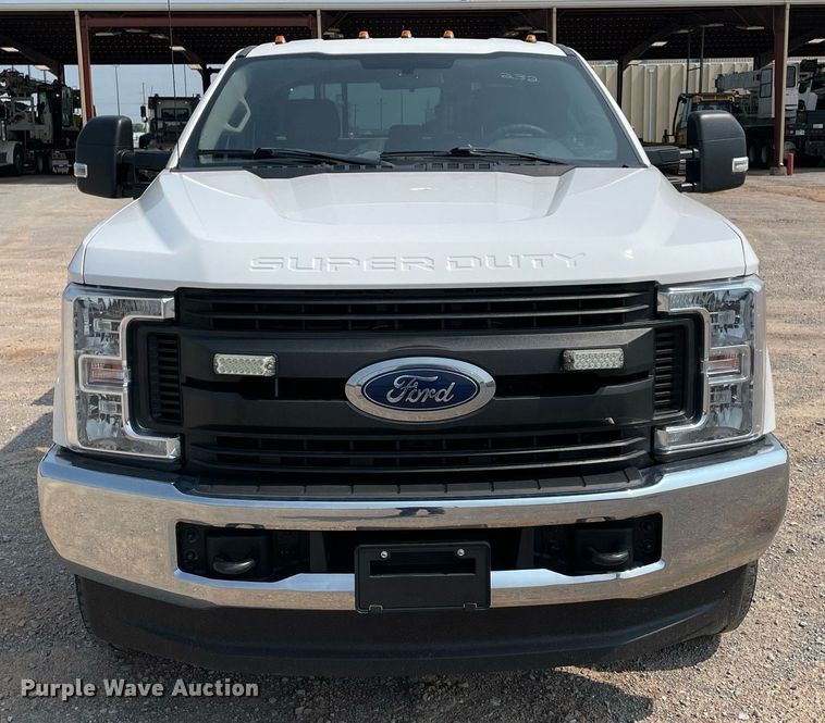 image for item DM0254 2019 Ford F350 Super Duty  SuperCab utility bed pickup truck