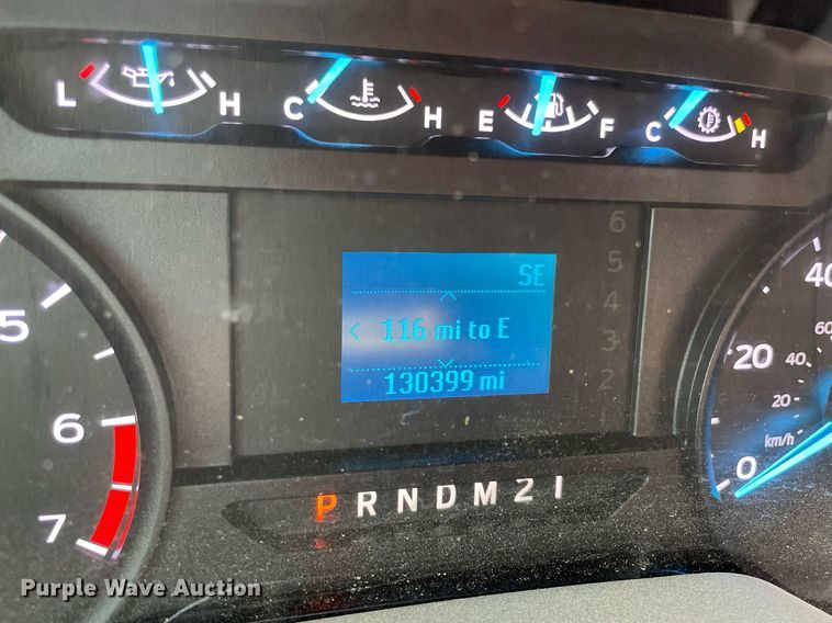 image for item DM0254 2019 Ford F350 Super Duty  SuperCab utility bed pickup truck