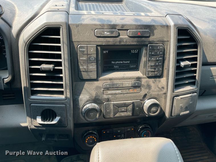 image for item DM0254 2019 Ford F350 Super Duty  SuperCab utility bed pickup truck