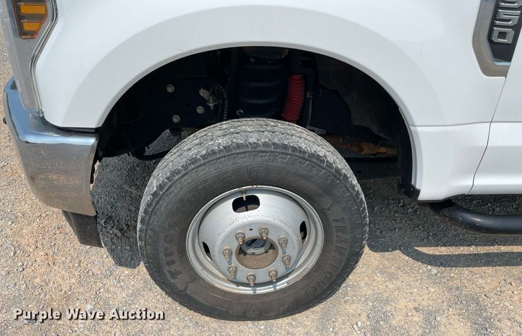 image for item DM0254 2019 Ford F350 Super Duty  SuperCab utility bed pickup truck