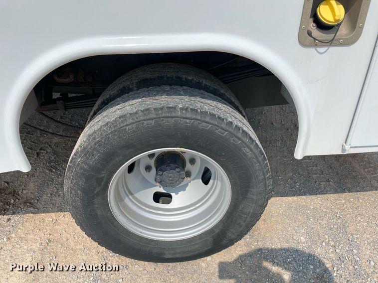 image for item DM0254 2019 Ford F350 Super Duty  SuperCab utility bed pickup truck