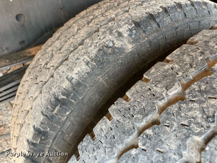 image for item DM0254 2019 Ford F350 Super Duty  SuperCab utility bed pickup truck