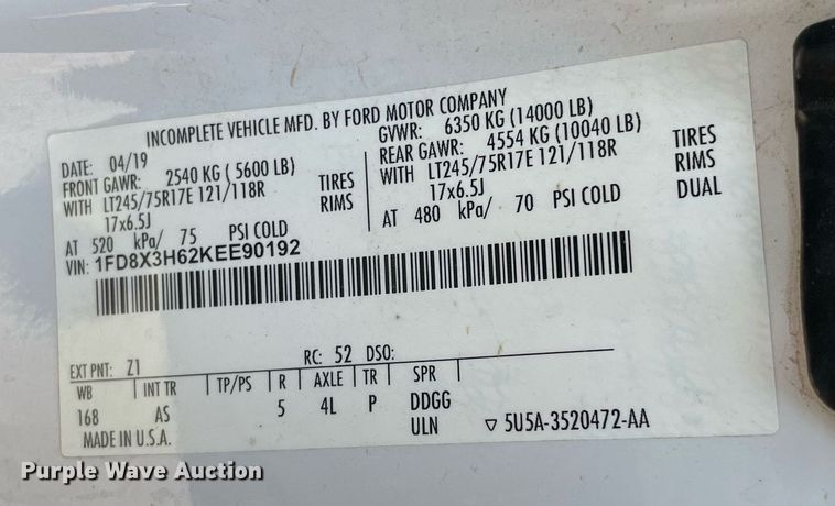 image for item DM0254 2019 Ford F350 Super Duty  SuperCab utility bed pickup truck