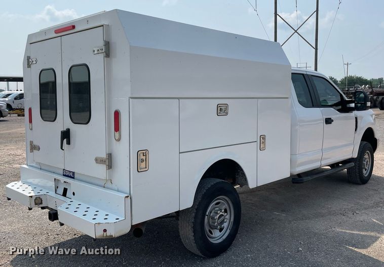 image for item DM0255 2018 Ford F250 Super Duty  SuperCab utility bed pickup truck