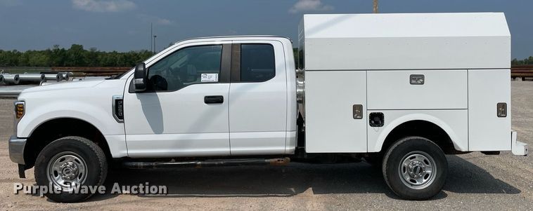 image for item DM0255 2018 Ford F250 Super Duty  SuperCab utility bed pickup truck