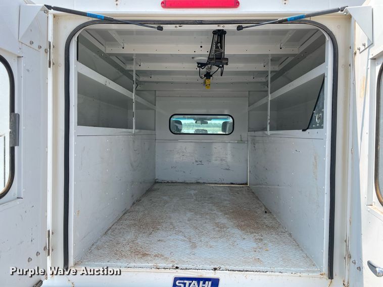 image for item DM0255 2018 Ford F250 Super Duty  SuperCab utility bed pickup truck