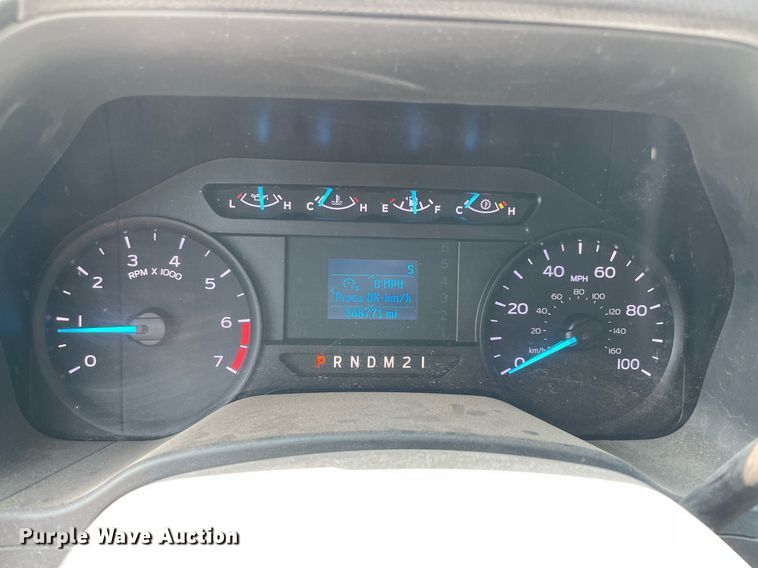 image for item DM0255 2018 Ford F250 Super Duty  SuperCab utility bed pickup truck