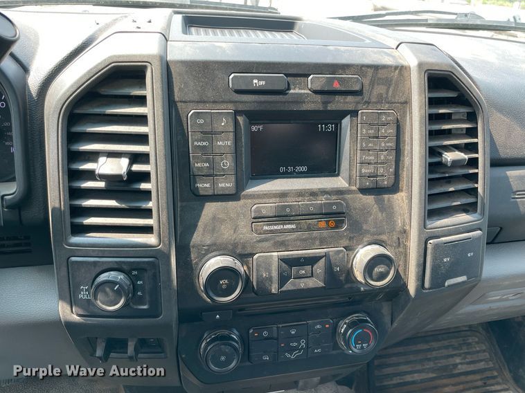 image for item DM0255 2018 Ford F250 Super Duty  SuperCab utility bed pickup truck