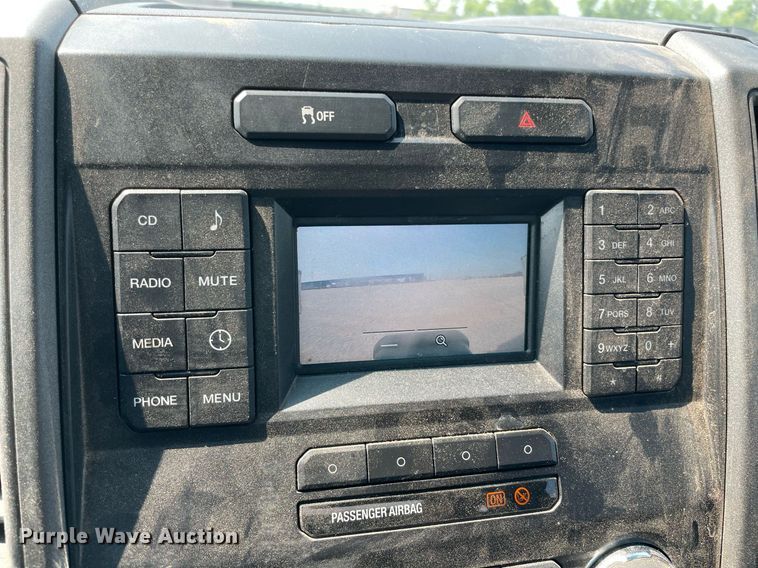 image for item DM0255 2018 Ford F250 Super Duty  SuperCab utility bed pickup truck