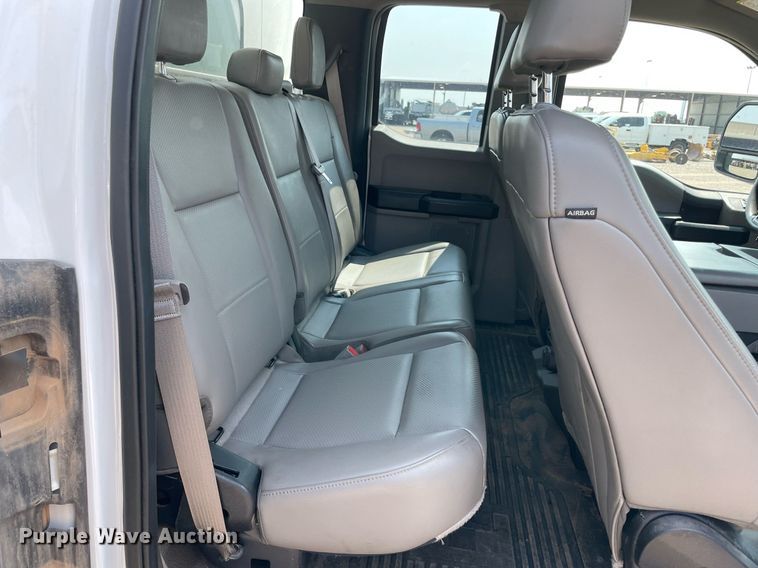 image for item DM0255 2018 Ford F250 Super Duty  SuperCab utility bed pickup truck