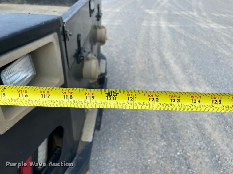 image for item DM0256 2016 Ford F550  SuperCab flatbed truck