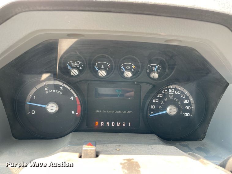 image for item DM0256 2016 Ford F550  SuperCab flatbed truck