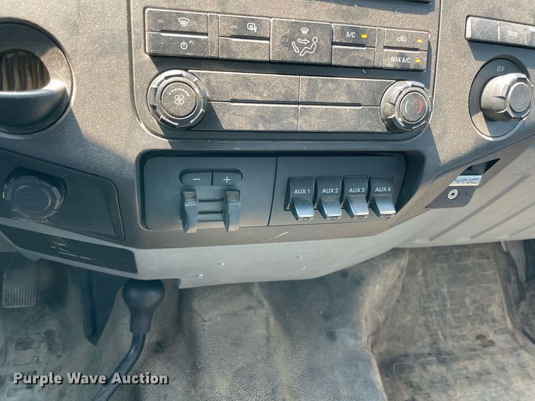 image for item DM0256 2016 Ford F550  SuperCab flatbed truck