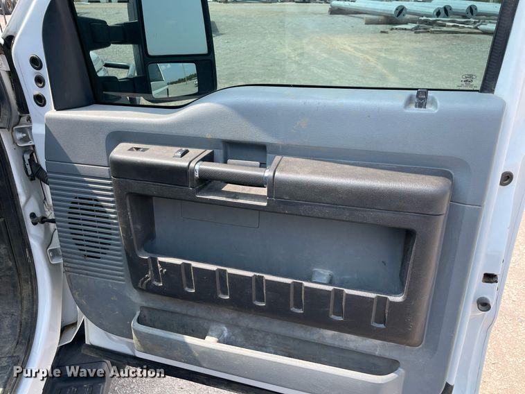 image for item DM0256 2016 Ford F550  SuperCab flatbed truck