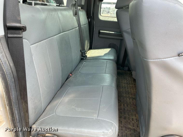 image for item DM0256 2016 Ford F550  SuperCab flatbed truck