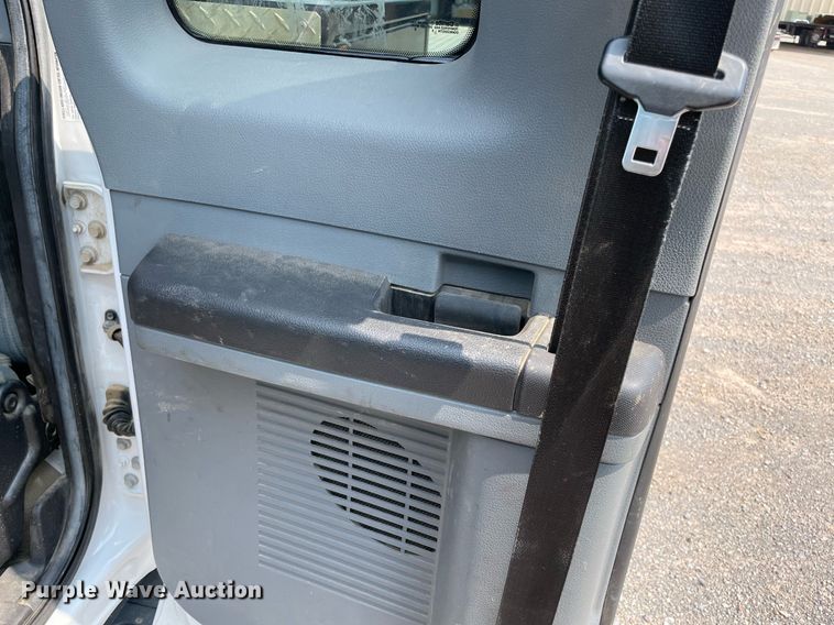 image for item DM0256 2016 Ford F550  SuperCab flatbed truck