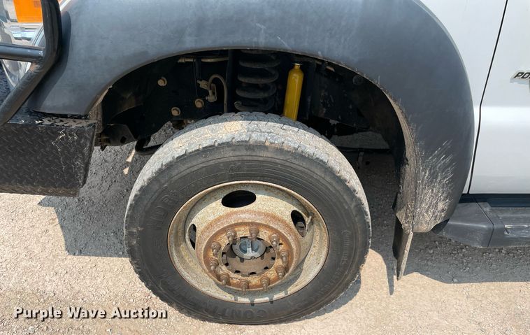 image for item DM0256 2016 Ford F550  SuperCab flatbed truck