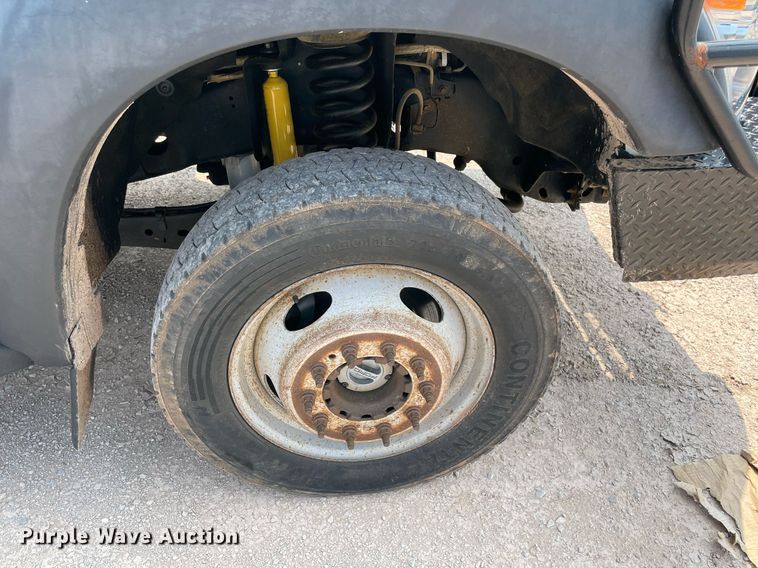 image for item DM0256 2016 Ford F550  SuperCab flatbed truck