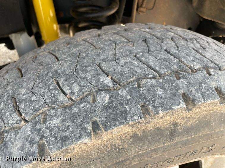 image for item DM0256 2016 Ford F550  SuperCab flatbed truck