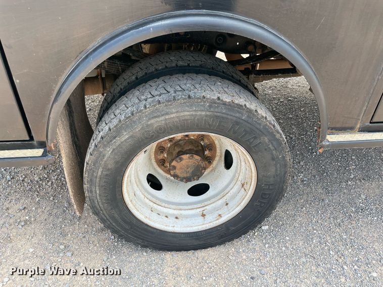 image for item DM0256 2016 Ford F550  SuperCab flatbed truck