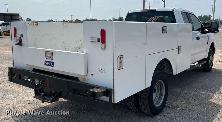 image for item DM0257 2018 Ford F350 Super Duty  SuperCab utility bed pickup truck