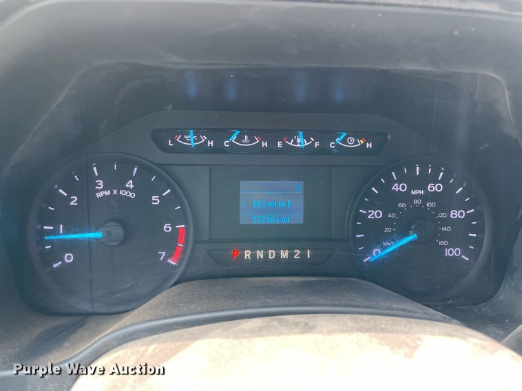 image for item DM0257 2018 Ford F350 Super Duty  SuperCab utility bed pickup truck