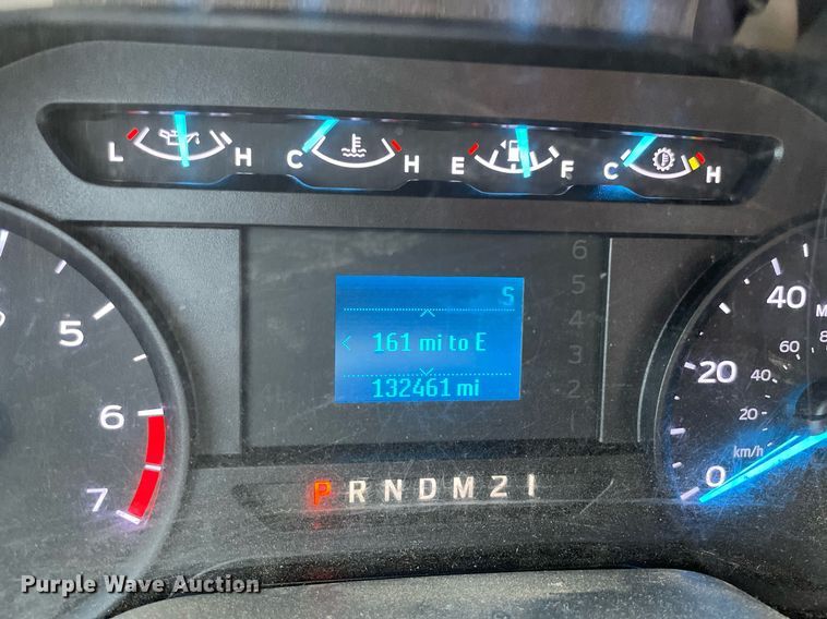 image for item DM0257 2018 Ford F350 Super Duty  SuperCab utility bed pickup truck