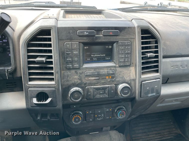 image for item DM0257 2018 Ford F350 Super Duty  SuperCab utility bed pickup truck