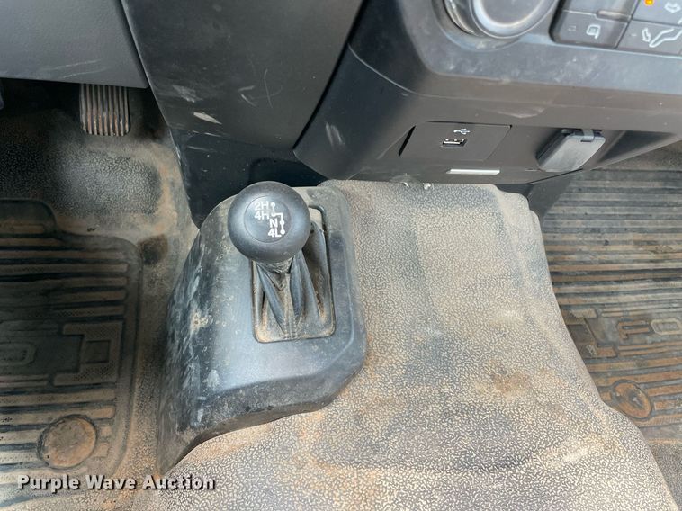 image for item DM0257 2018 Ford F350 Super Duty  SuperCab utility bed pickup truck