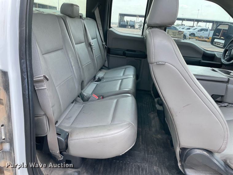 image for item DM0257 2018 Ford F350 Super Duty  SuperCab utility bed pickup truck