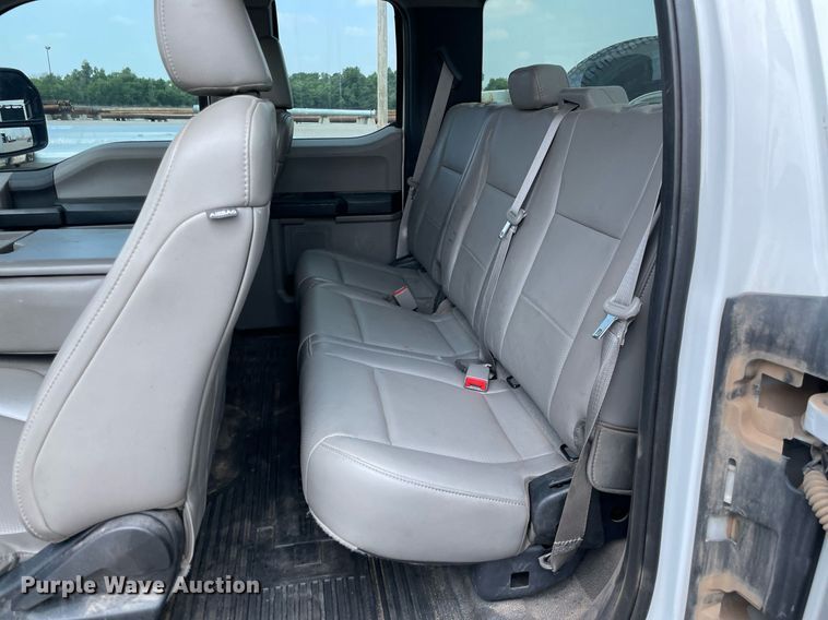 image for item DM0257 2018 Ford F350 Super Duty  SuperCab utility bed pickup truck