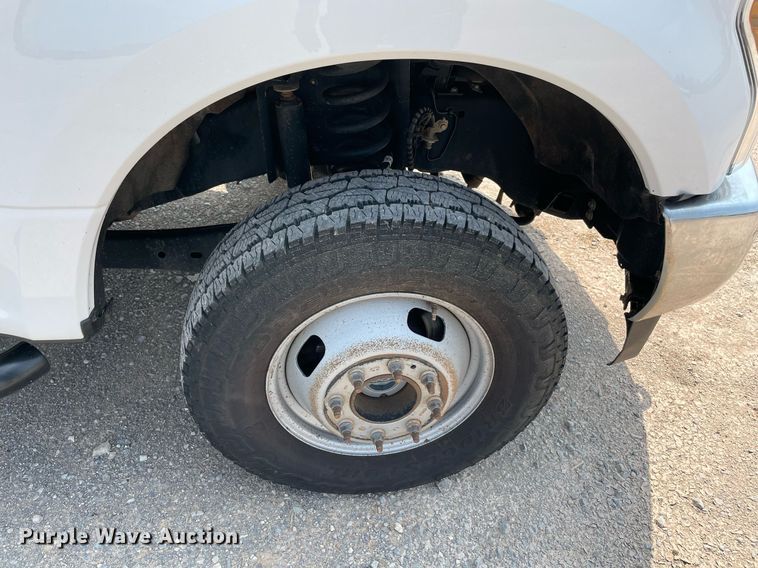 image for item DM0257 2018 Ford F350 Super Duty  SuperCab utility bed pickup truck