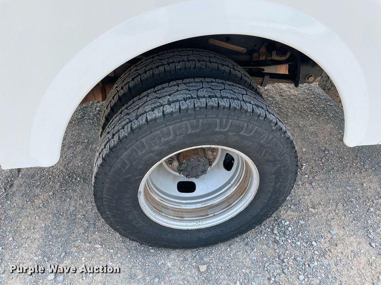 image for item DM0257 2018 Ford F350 Super Duty  SuperCab utility bed pickup truck