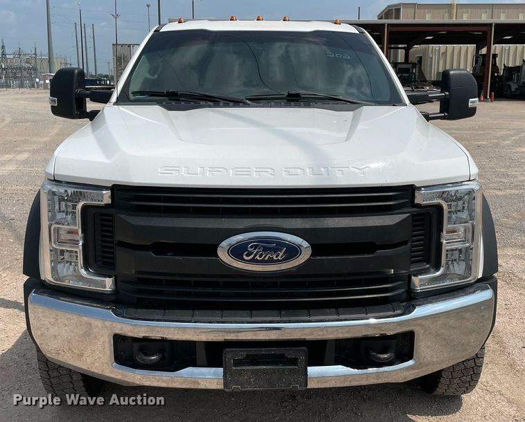 image for item DM0258 2017 Ford F550 Super Duty  SuperCab flatbed truck