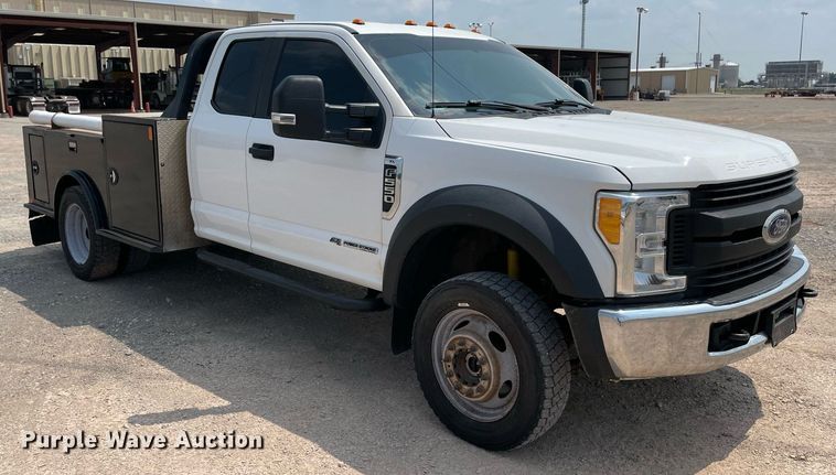 image for item DM0258 2017 Ford F550 Super Duty  SuperCab flatbed truck