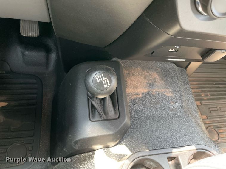 image for item DM0258 2017 Ford F550 Super Duty  SuperCab flatbed truck