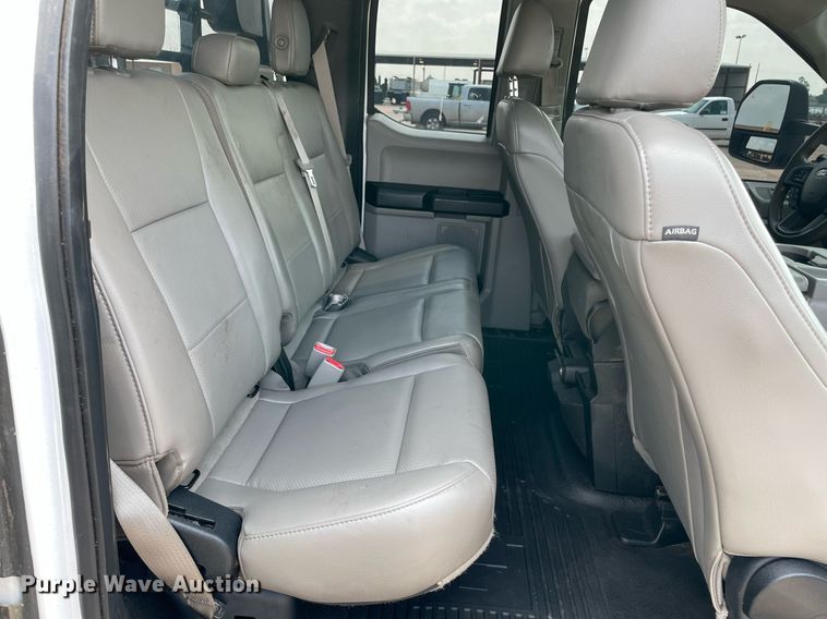 image for item DM0258 2017 Ford F550 Super Duty  SuperCab flatbed truck