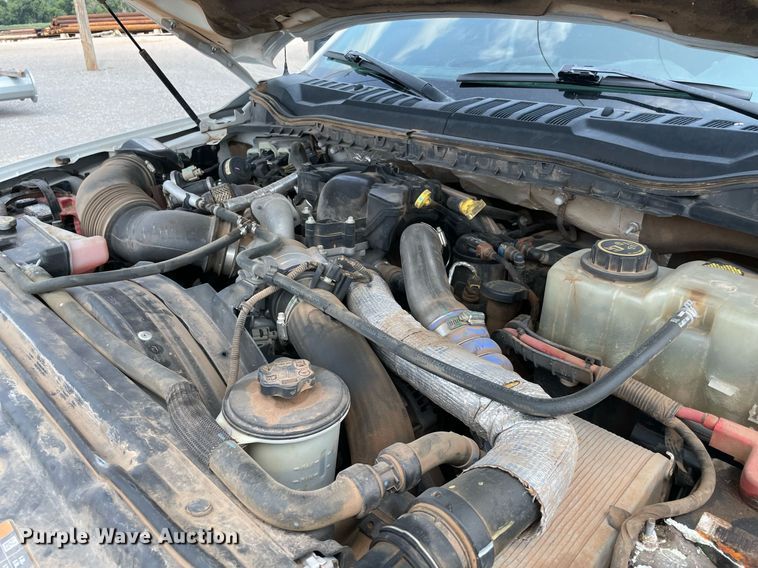 image for item DM0258 2017 Ford F550 Super Duty  SuperCab flatbed truck