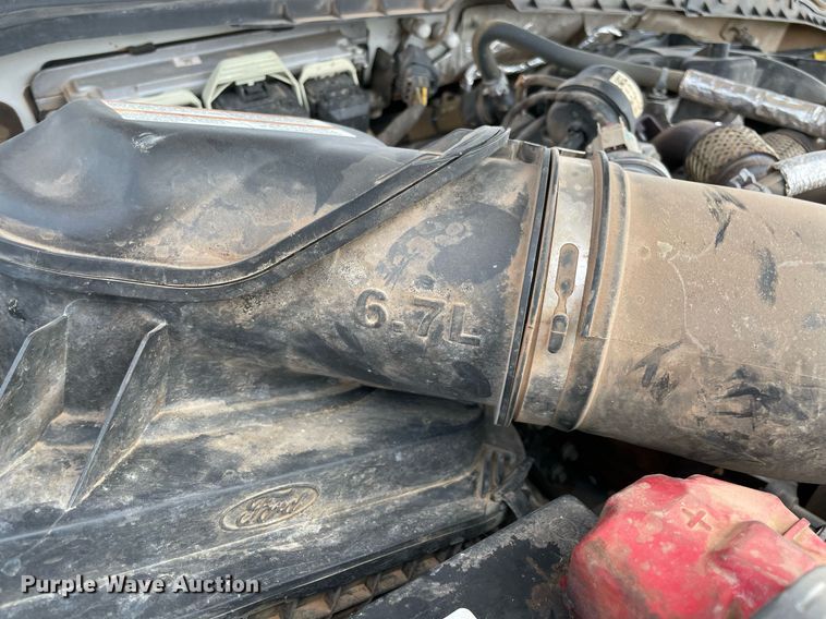 image for item DM0258 2017 Ford F550 Super Duty  SuperCab flatbed truck