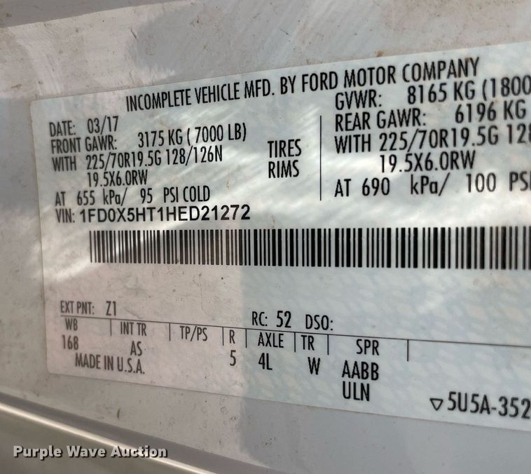 image for item DM0258 2017 Ford F550 Super Duty  SuperCab flatbed truck