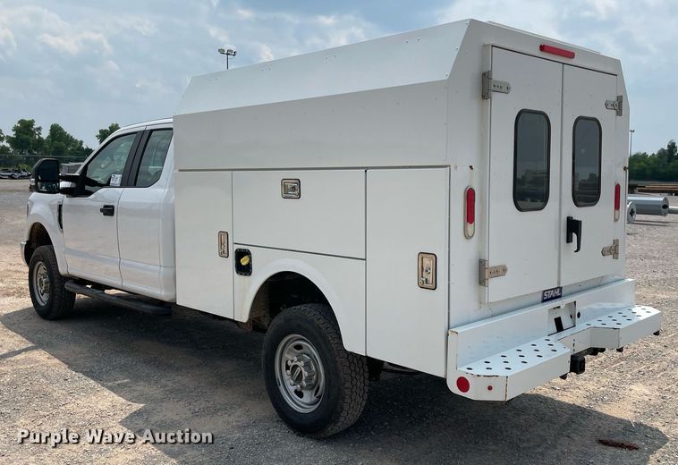 image for item DM0260 2018 Ford F250 Super Duty  SuperCab utility bed pickup truck