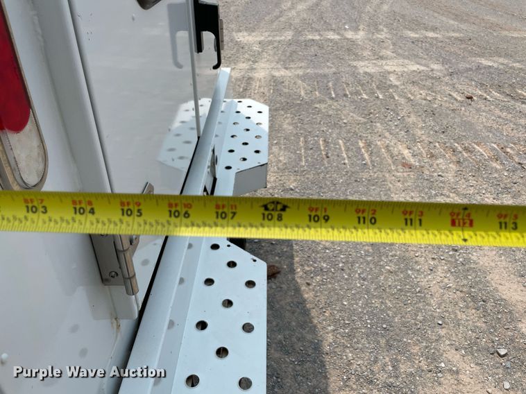 image for item DM0260 2018 Ford F250 Super Duty  SuperCab utility bed pickup truck