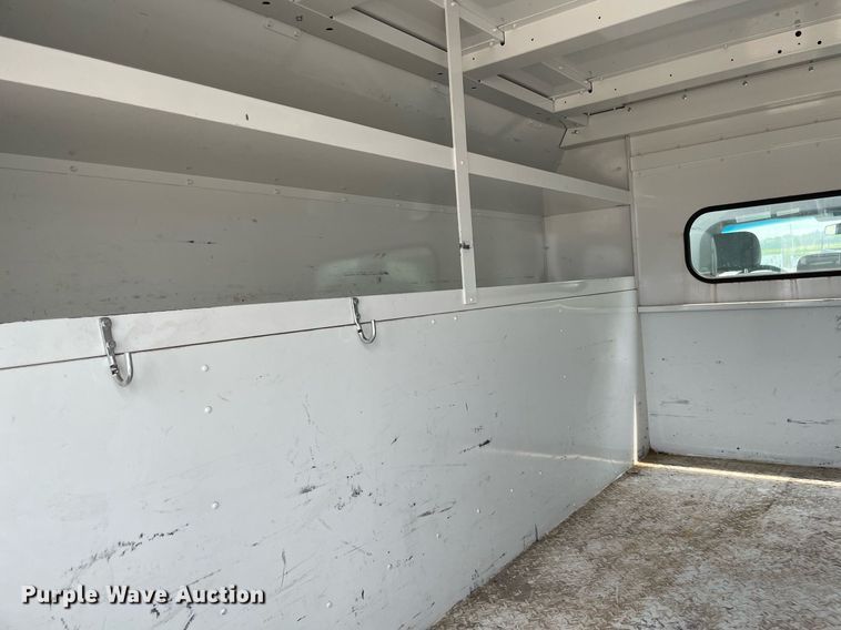 image for item DM0260 2018 Ford F250 Super Duty  SuperCab utility bed pickup truck