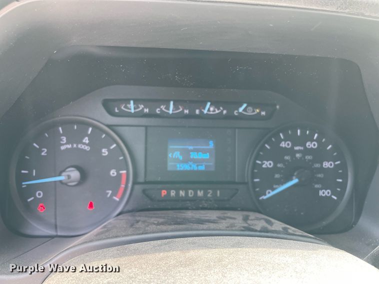 image for item DM0260 2018 Ford F250 Super Duty  SuperCab utility bed pickup truck