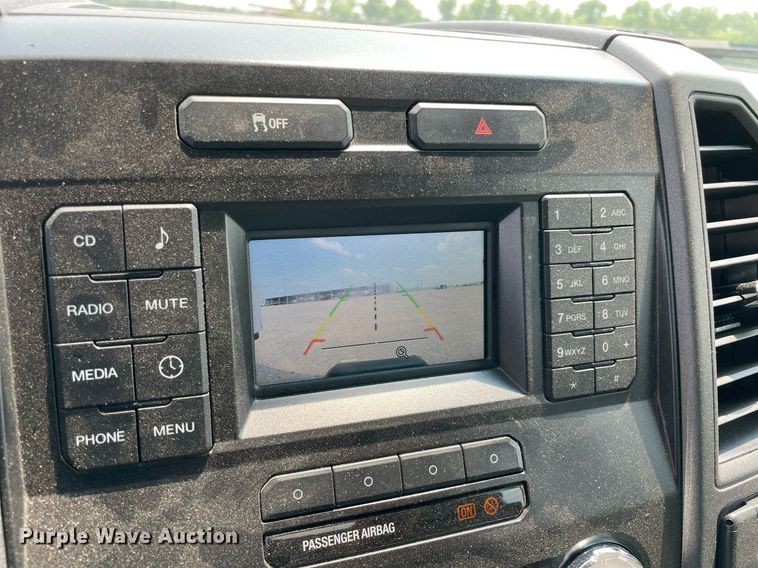 image for item DM0260 2018 Ford F250 Super Duty  SuperCab utility bed pickup truck